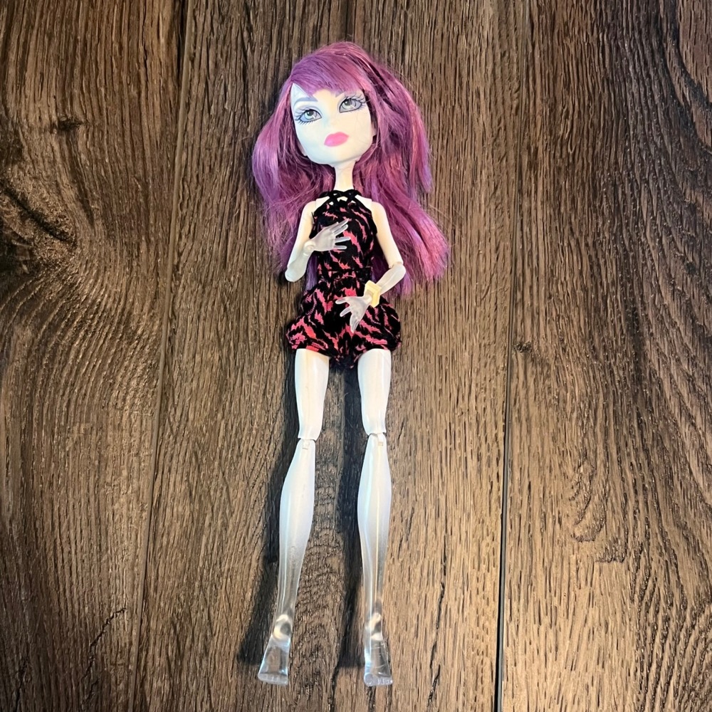 Monster High Spectra Vondergeist Ghouls Night Out Doll Purple Hair Romper